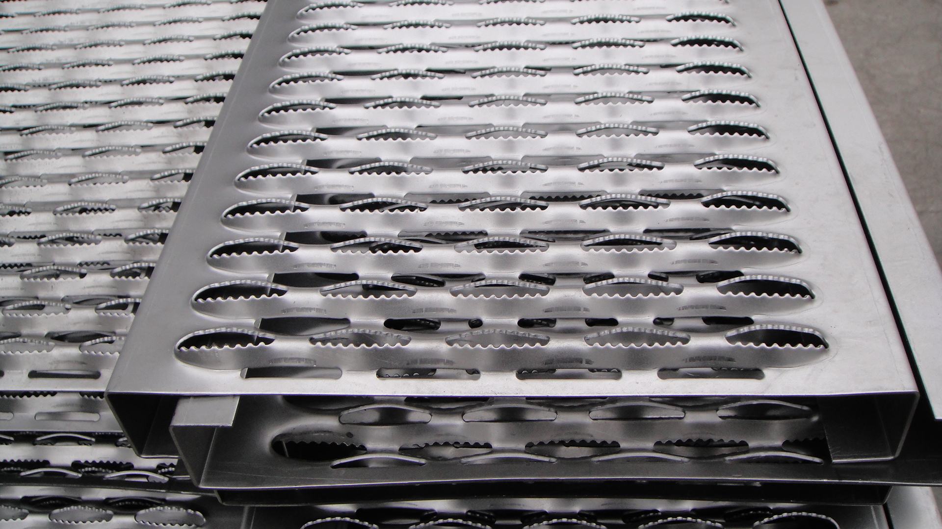 Laser cutting sheet metal processing