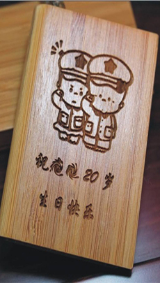 激光雕刻机